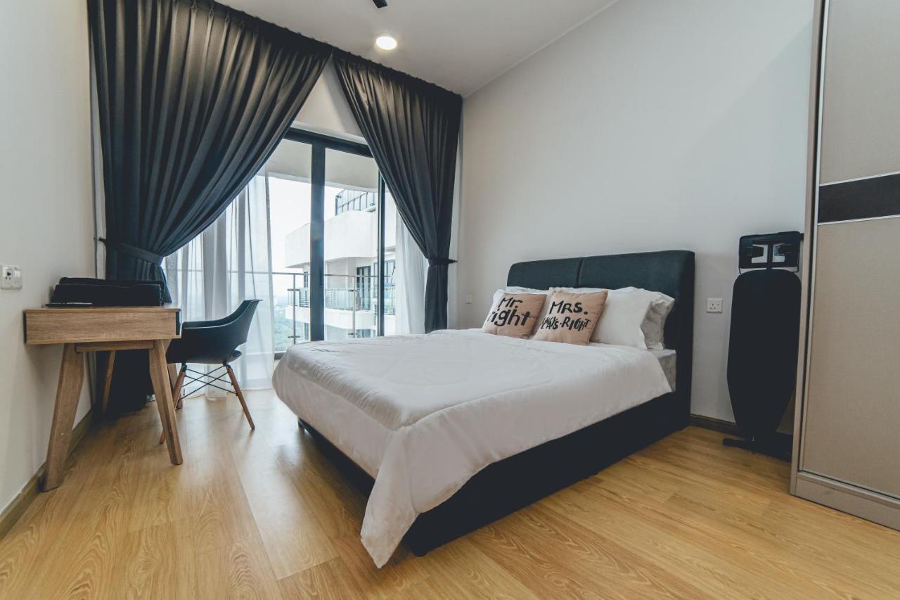 Tranquil Sea View Danga Bay 3br 6pax By Our Apartemen *