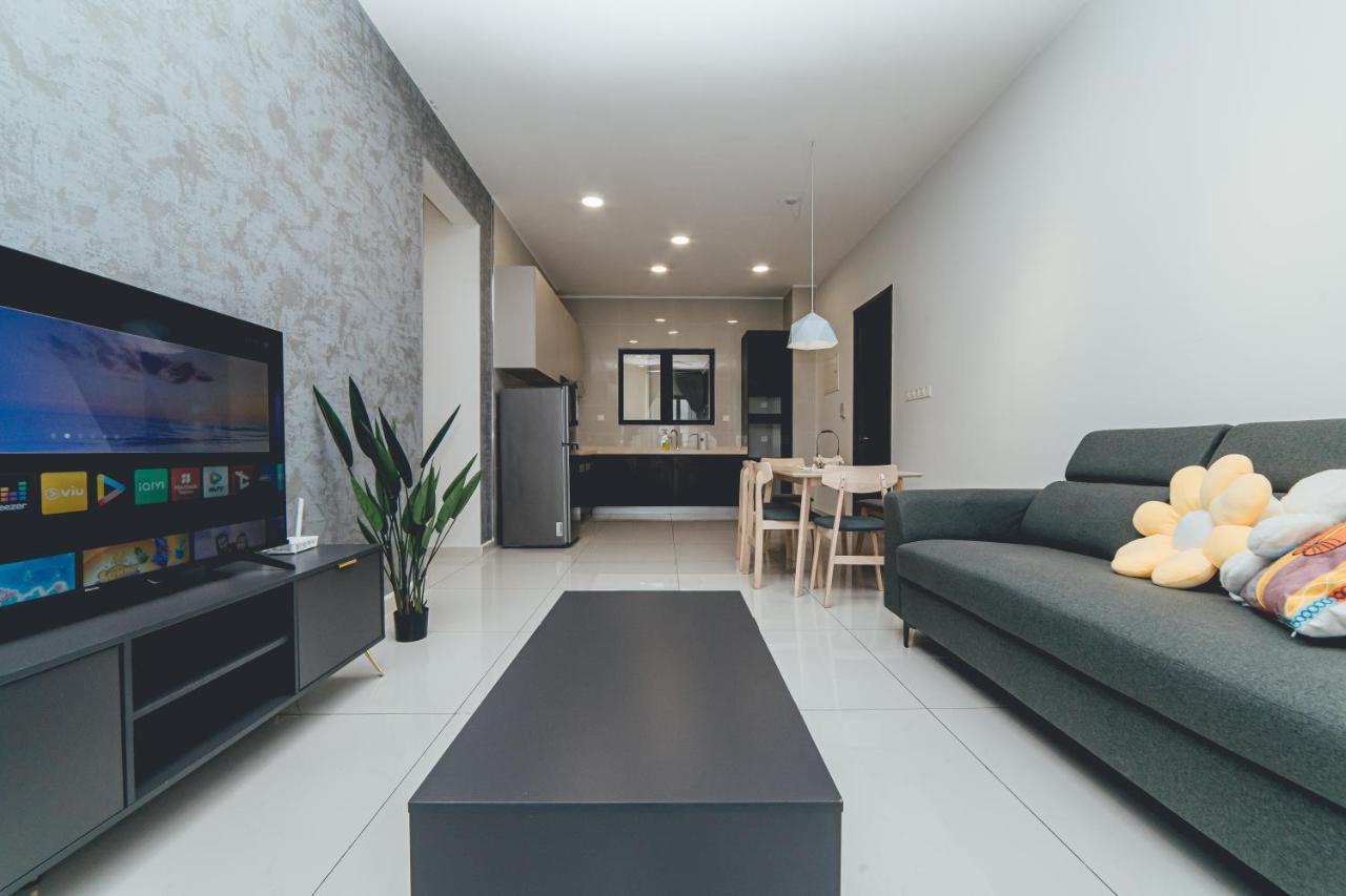Apartemen Tranquil Sea View Danga Bay 3br 6pax By Our