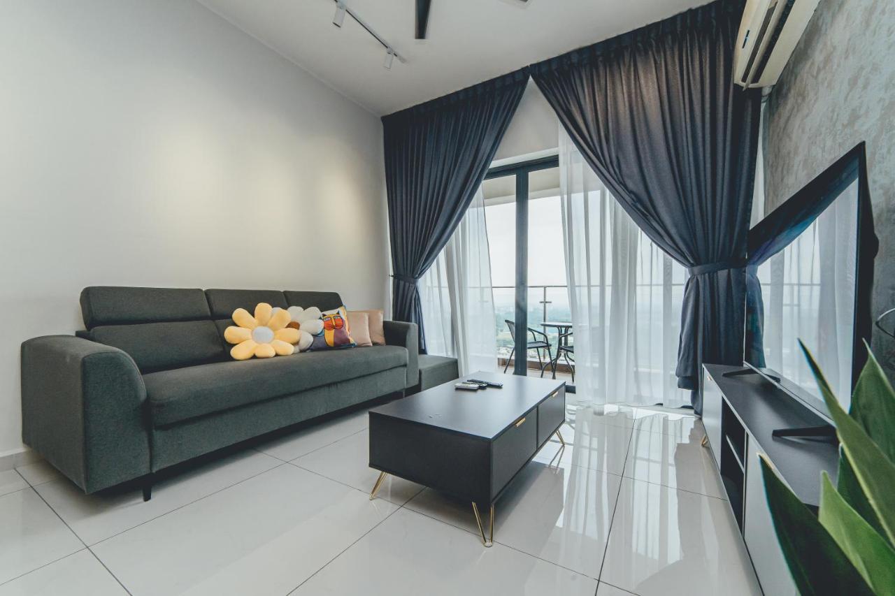 Tranquil Sea View Danga Bay 3br 6pax By Our Johor Bahru
