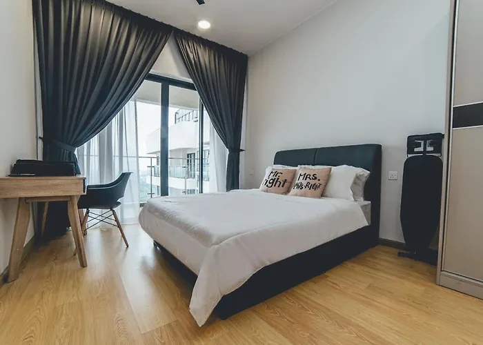 Tranquil Sea View Danga Bay 3Br 6Pax By Our Stay