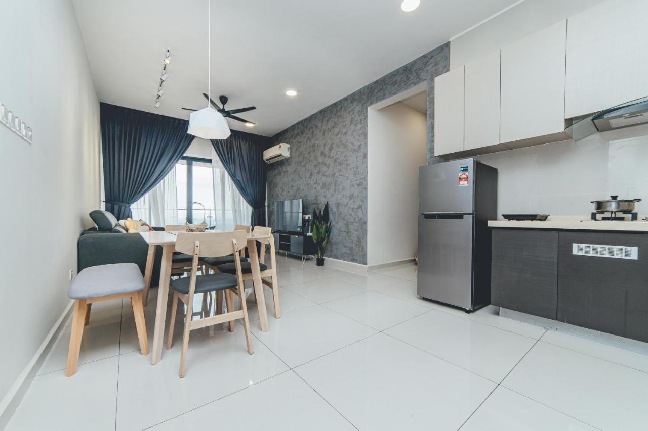 Tranquil Sea View Danga Bay 3br 6pax By Our