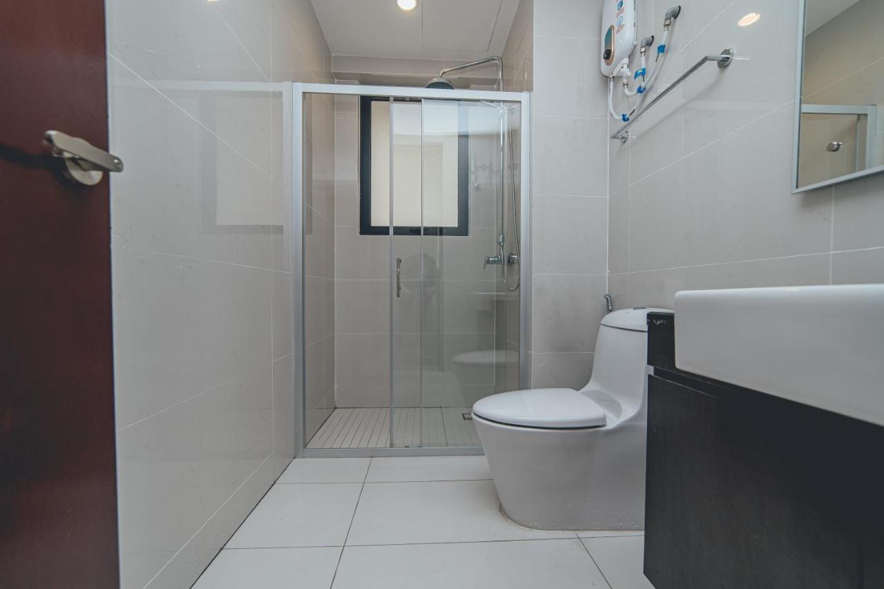 Tranquil Sea View Danga Bay 3br 6pax By Our Apartment Johor Bahru